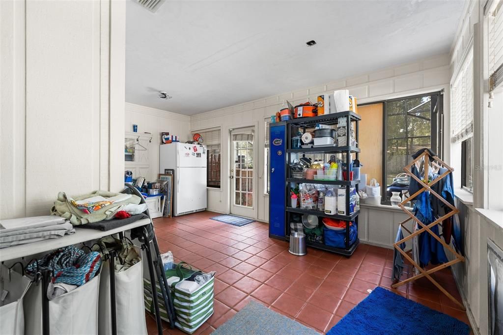 待售: $320,000 (3 贝兹, 2 浴室, 2212 平方英尺)