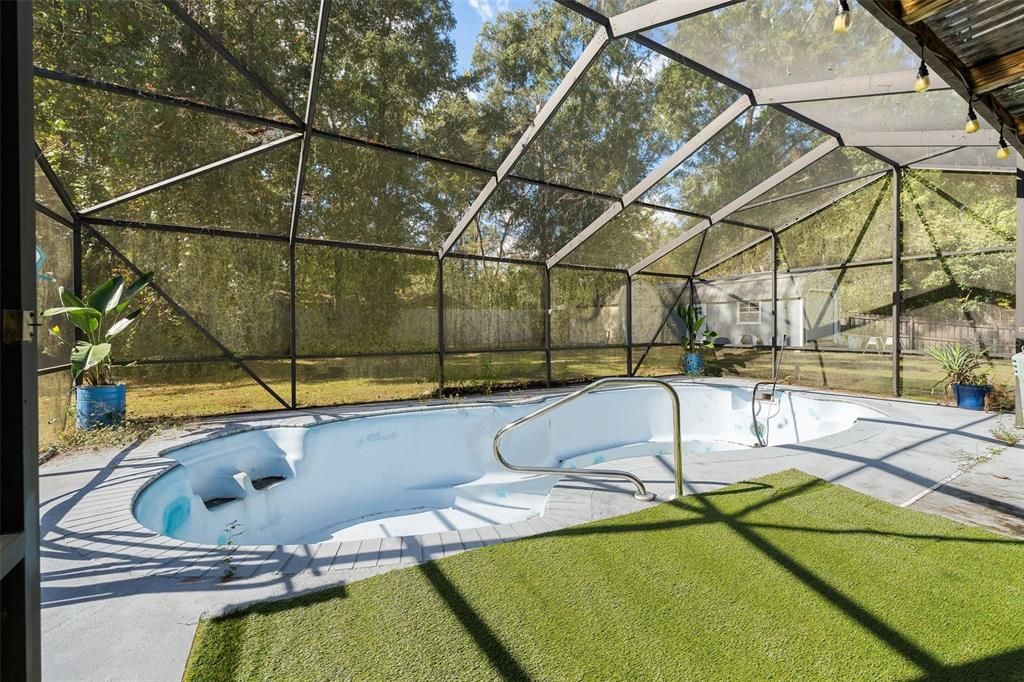 待售: $320,000 (3 贝兹, 2 浴室, 2212 平方英尺)