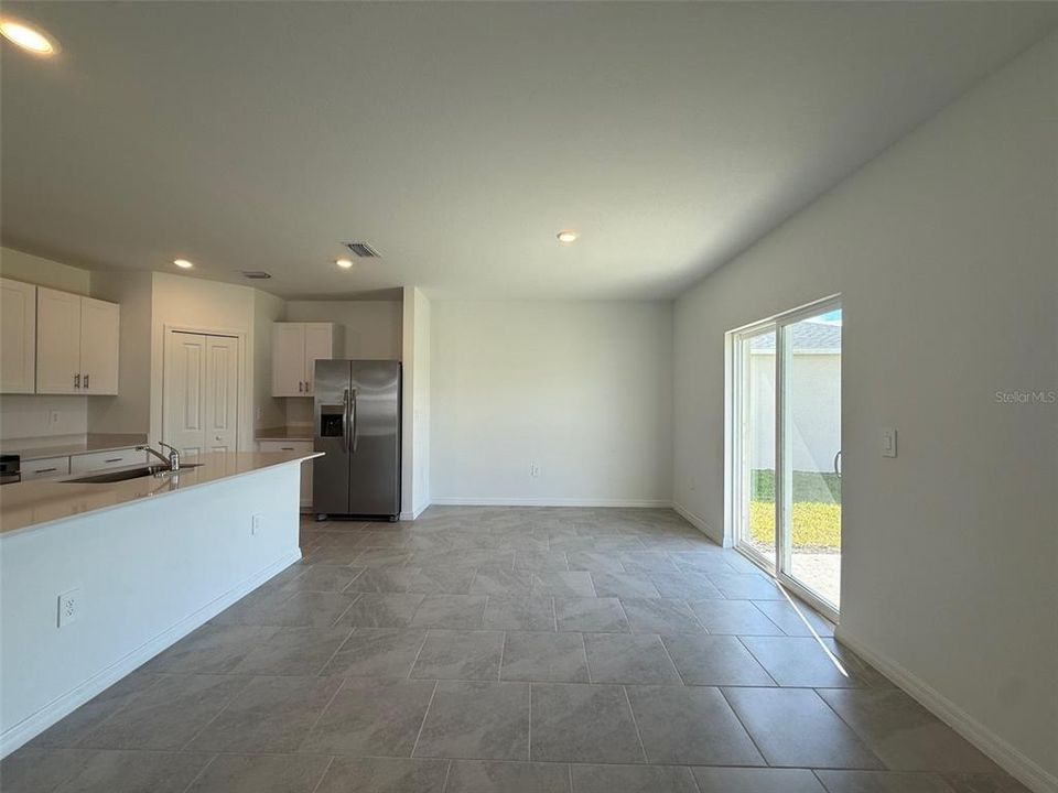 For Rent: $2,400 (4 beds, 2 baths, 2028 Square Feet)