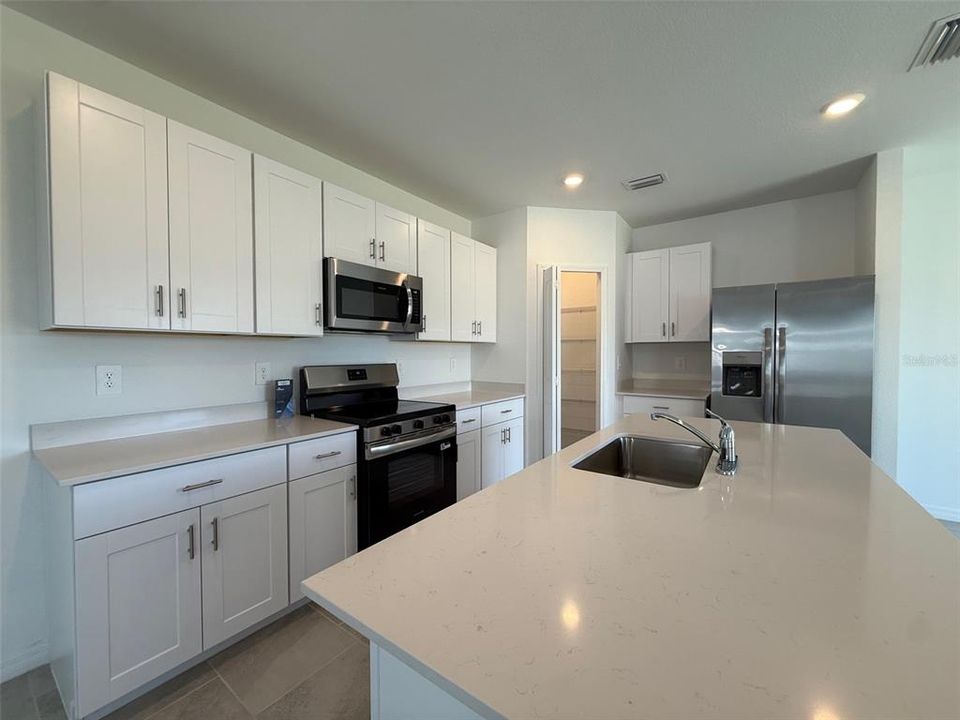 For Rent: $2,400 (4 beds, 2 baths, 2028 Square Feet)