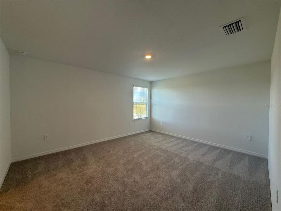 For Rent: $2,400 (4 beds, 2 baths, 2028 Square Feet)