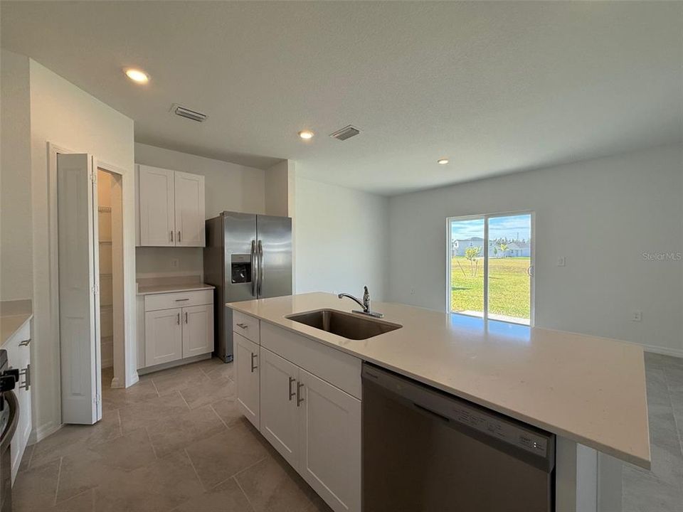 For Rent: $2,400 (4 beds, 2 baths, 2028 Square Feet)