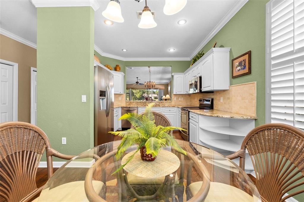 На продажу: $339,900 (2 спален, 2 ванн, 1822 Квадратных фут)