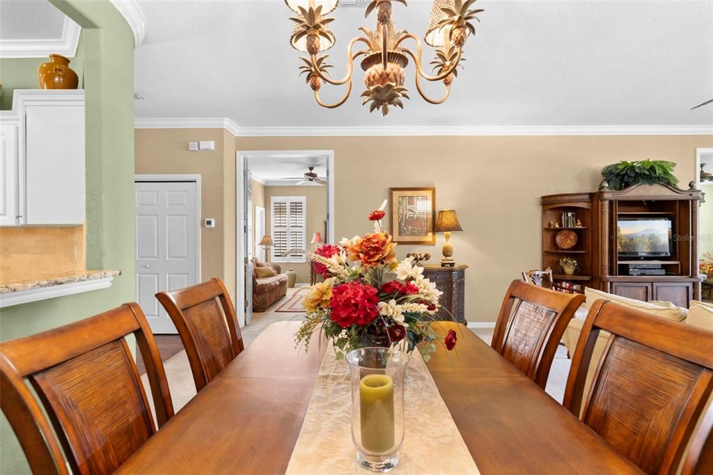 На продажу: $339,900 (2 спален, 2 ванн, 1822 Квадратных фут)