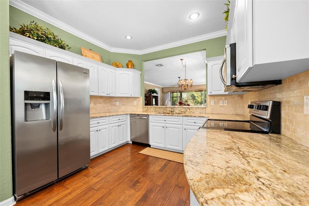 На продажу: $339,900 (2 спален, 2 ванн, 1822 Квадратных фут)