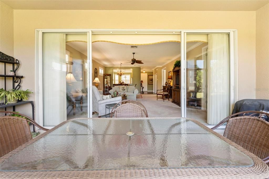 На продажу: $339,900 (2 спален, 2 ванн, 1822 Квадратных фут)