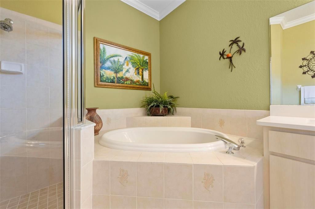 На продажу: $339,900 (2 спален, 2 ванн, 1822 Квадратных фут)