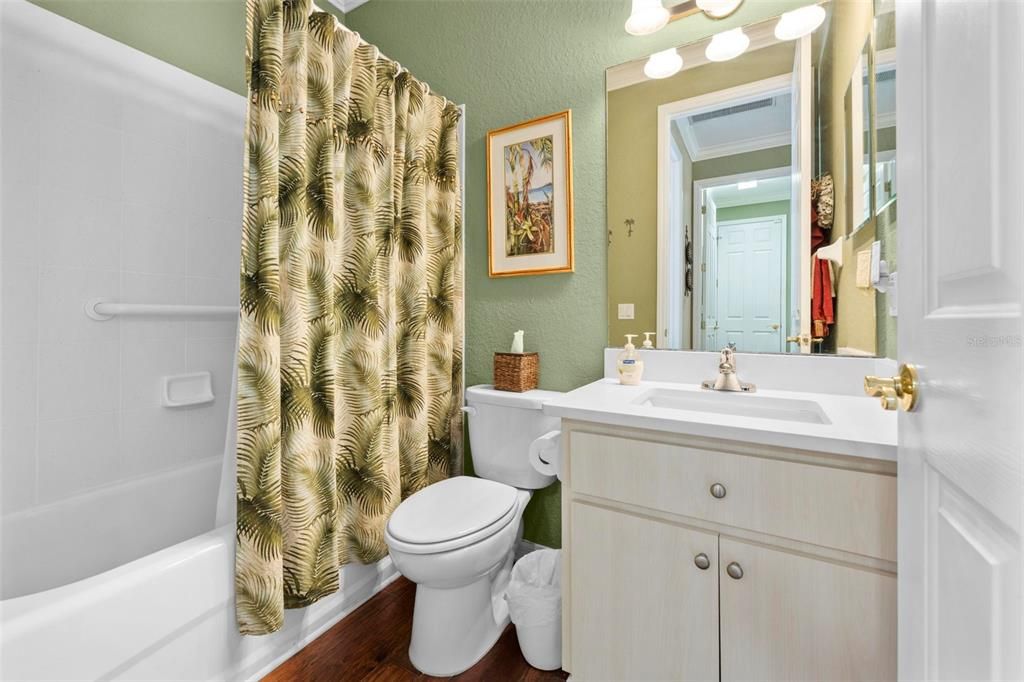 На продажу: $339,900 (2 спален, 2 ванн, 1822 Квадратных фут)