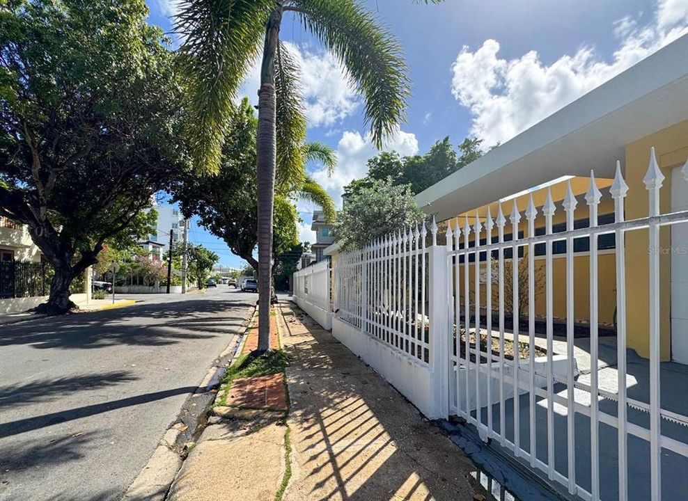 En Renta: $6,500 (4 camas, 2 baños, 2900 Pies cuadrados)