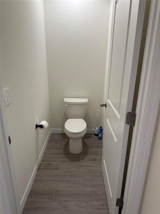 待售: $375,000 (5 贝兹, 3 浴室, 2372 平方英尺)