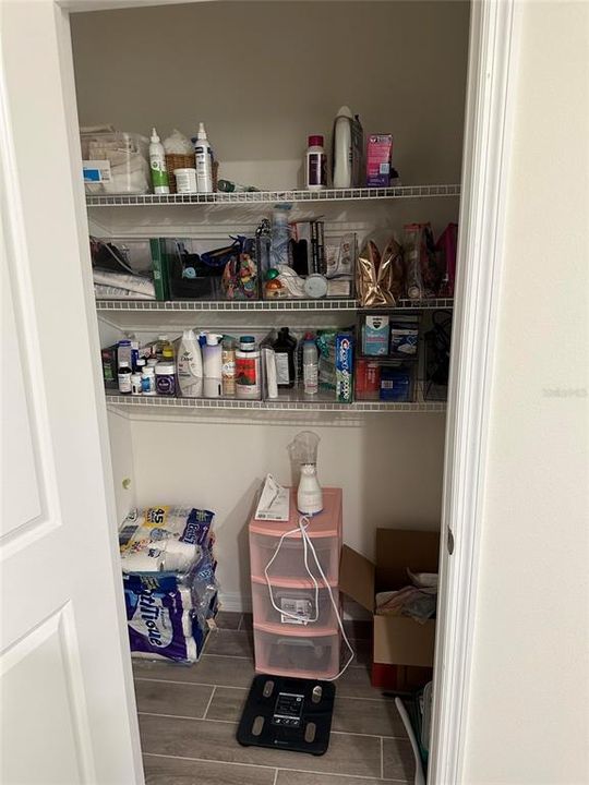 待售: $375,000 (5 贝兹, 3 浴室, 2372 平方英尺)