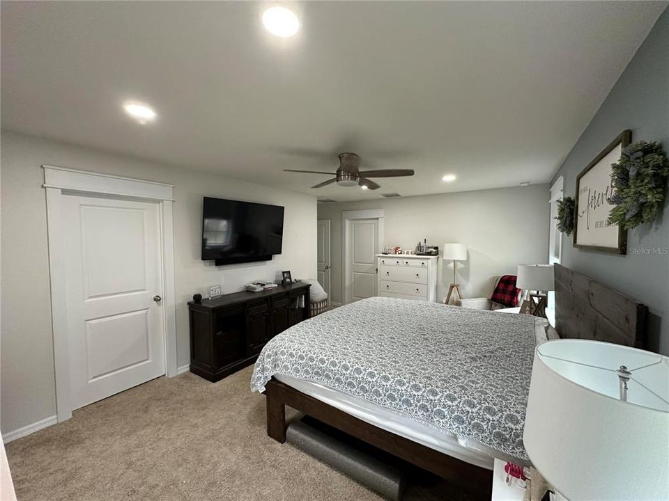 待售: $375,000 (5 贝兹, 3 浴室, 2372 平方英尺)