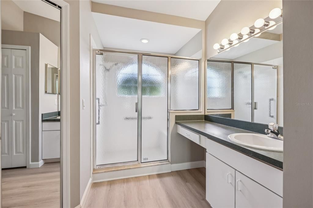 For Sale: $225,000 (2 beds, 2 baths, 1032 Square Feet)