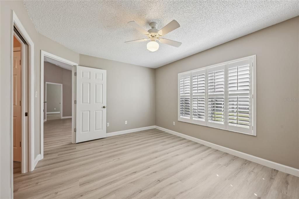 For Sale: $225,000 (2 beds, 2 baths, 1032 Square Feet)