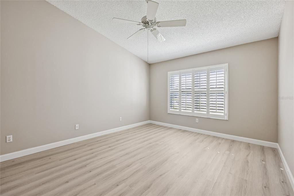 For Sale: $225,000 (2 beds, 2 baths, 1032 Square Feet)