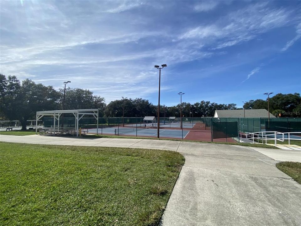 For Sale: $225,000 (2 beds, 2 baths, 1032 Square Feet)