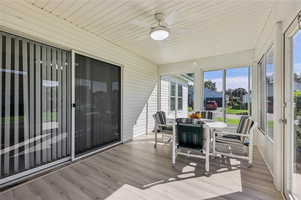 For Sale: $225,000 (2 beds, 2 baths, 1032 Square Feet)