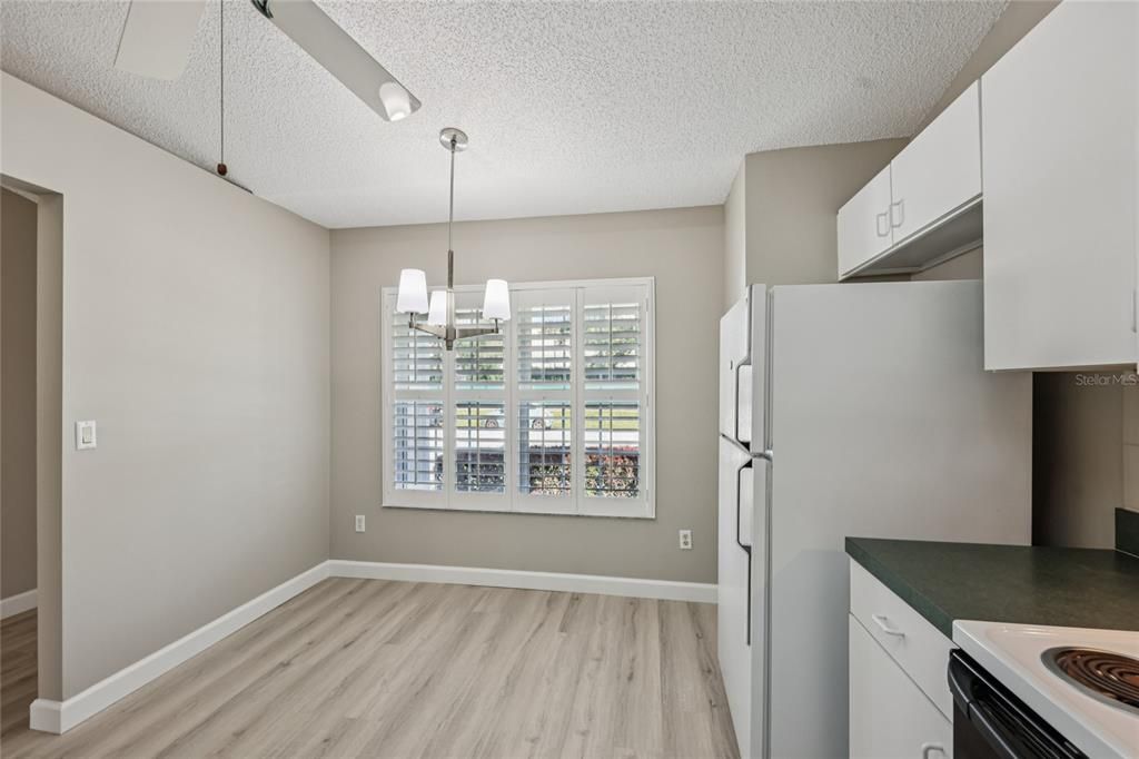 For Sale: $225,000 (2 beds, 2 baths, 1032 Square Feet)