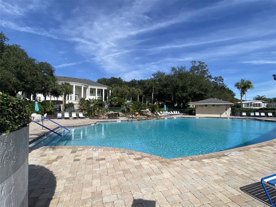 For Sale: $225,000 (2 beds, 2 baths, 1032 Square Feet)