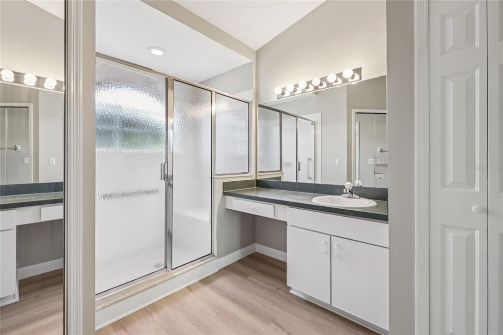 For Sale: $225,000 (2 beds, 2 baths, 1032 Square Feet)