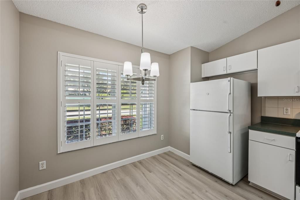 For Sale: $225,000 (2 beds, 2 baths, 1032 Square Feet)