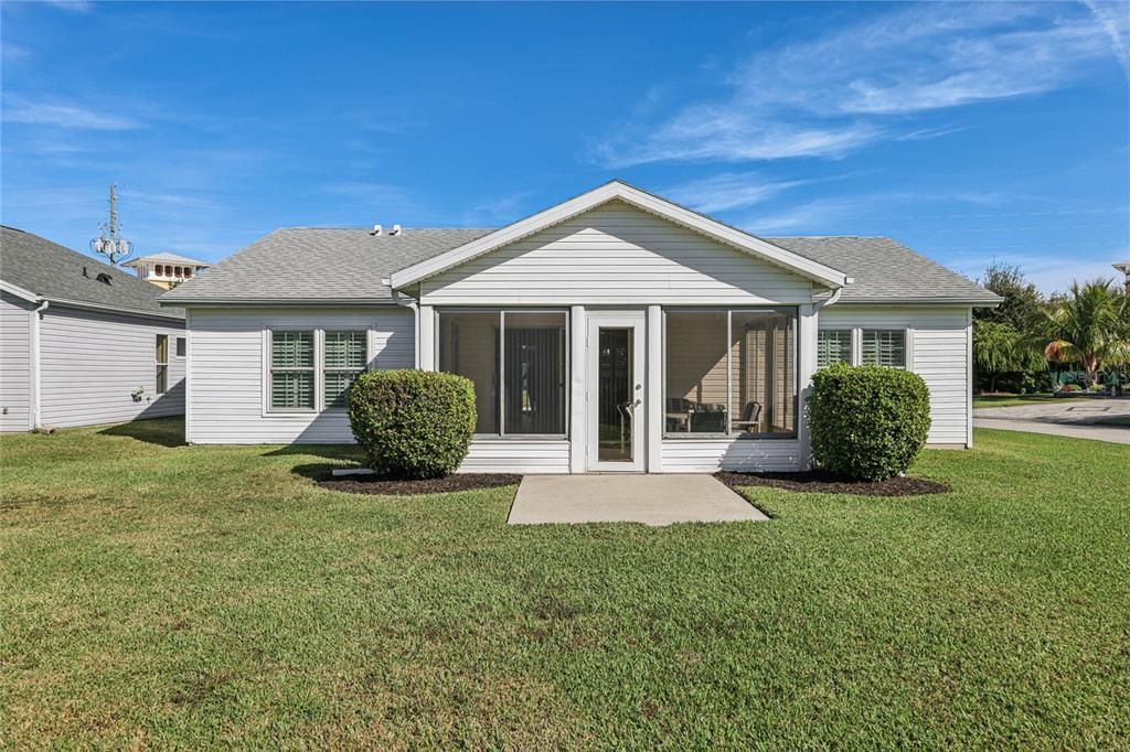 For Sale: $225,000 (2 beds, 2 baths, 1032 Square Feet)