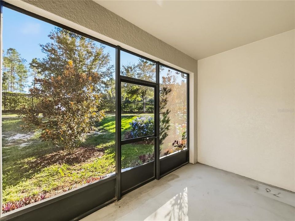 For Sale: $295,000 (2 beds, 2 baths, 1374 Square Feet)