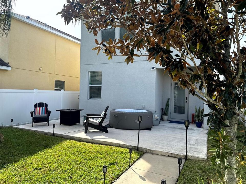 Active With Contract: $514,990 (4 beds, 3 baths, 2042 Square Feet)