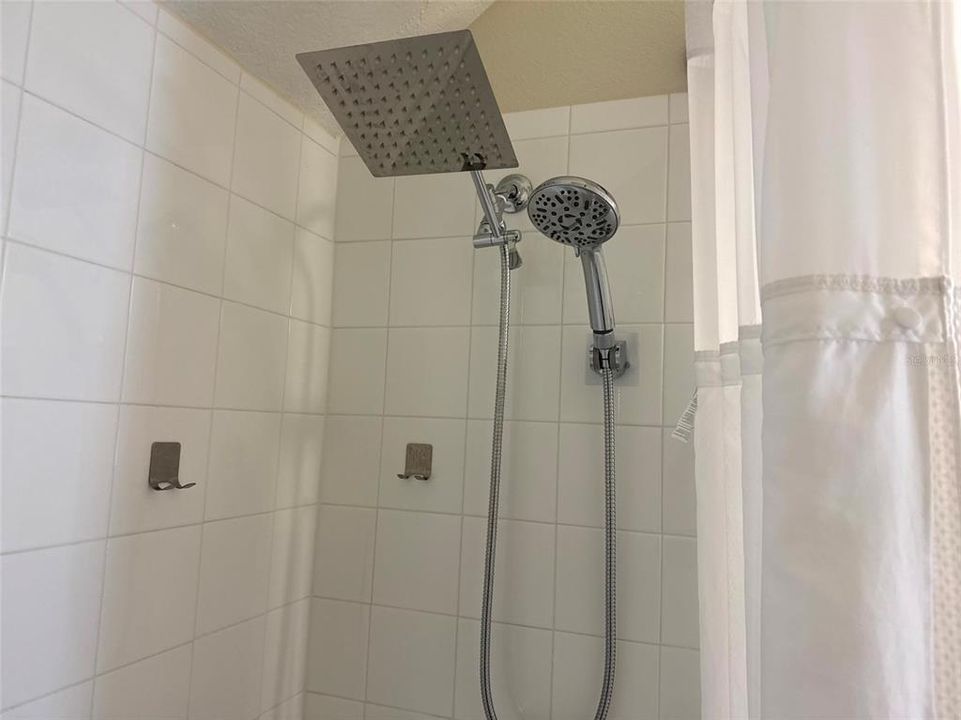 Active With Contract: $514,990 (4 beds, 3 baths, 2042 Square Feet)