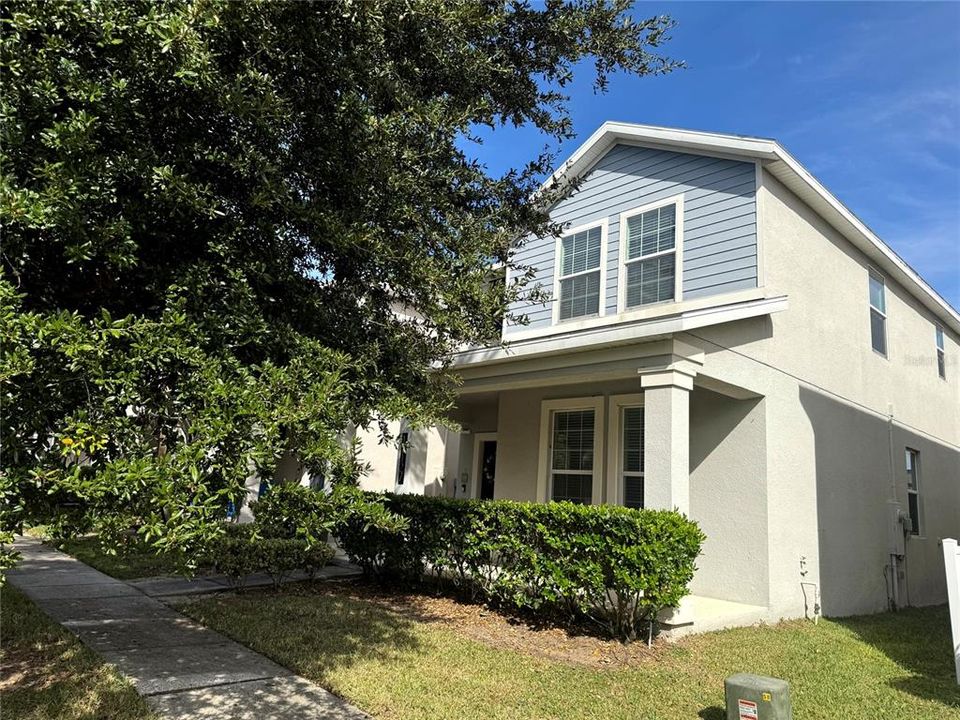 Active With Contract: $514,990 (4 beds, 3 baths, 2042 Square Feet)