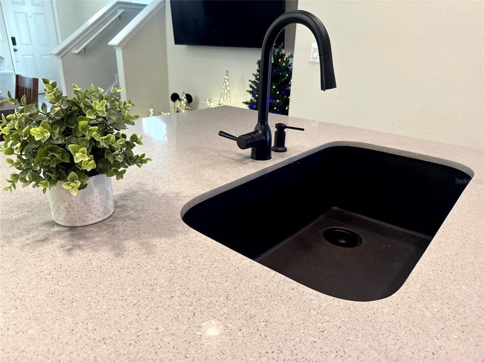 Active With Contract: $514,990 (4 beds, 3 baths, 2042 Square Feet)