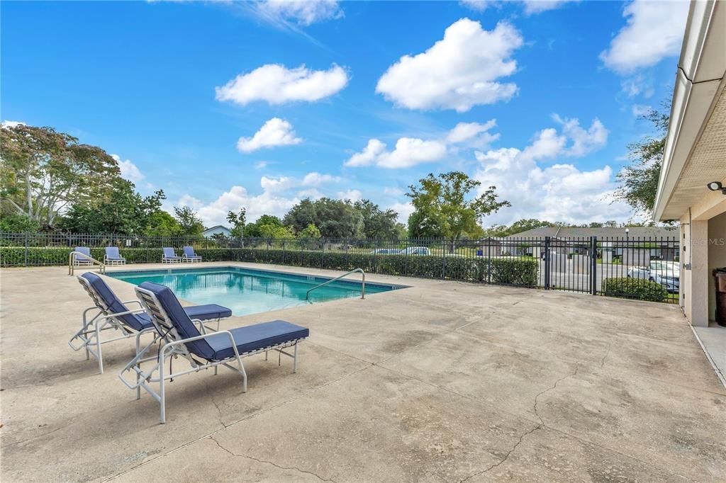 Под контрактом: $285,000 (2 спален, 2 ванн, 1249 Квадратных фут)