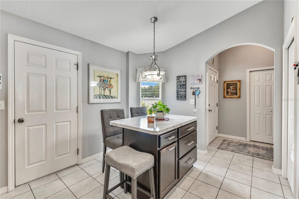 Под контрактом: $285,000 (2 спален, 2 ванн, 1249 Квадратных фут)