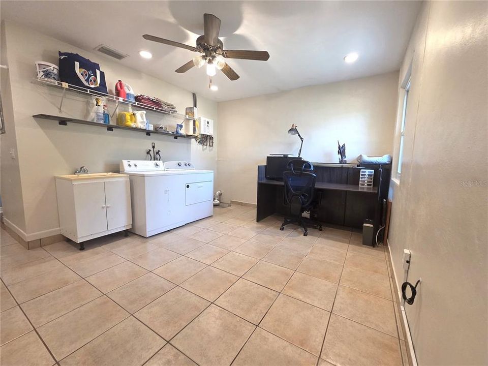 For Sale: $365,000 (3 beds, 2 baths, 1344 Square Feet)