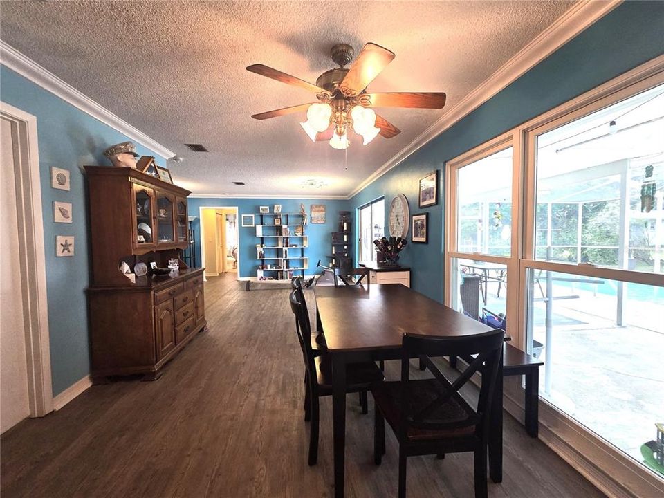 For Sale: $365,000 (3 beds, 2 baths, 1344 Square Feet)