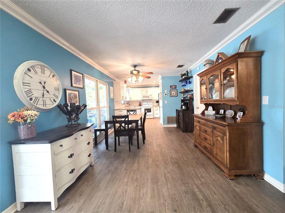 For Sale: $365,000 (3 beds, 2 baths, 1344 Square Feet)