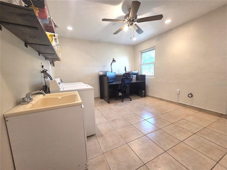 For Sale: $365,000 (3 beds, 2 baths, 1344 Square Feet)