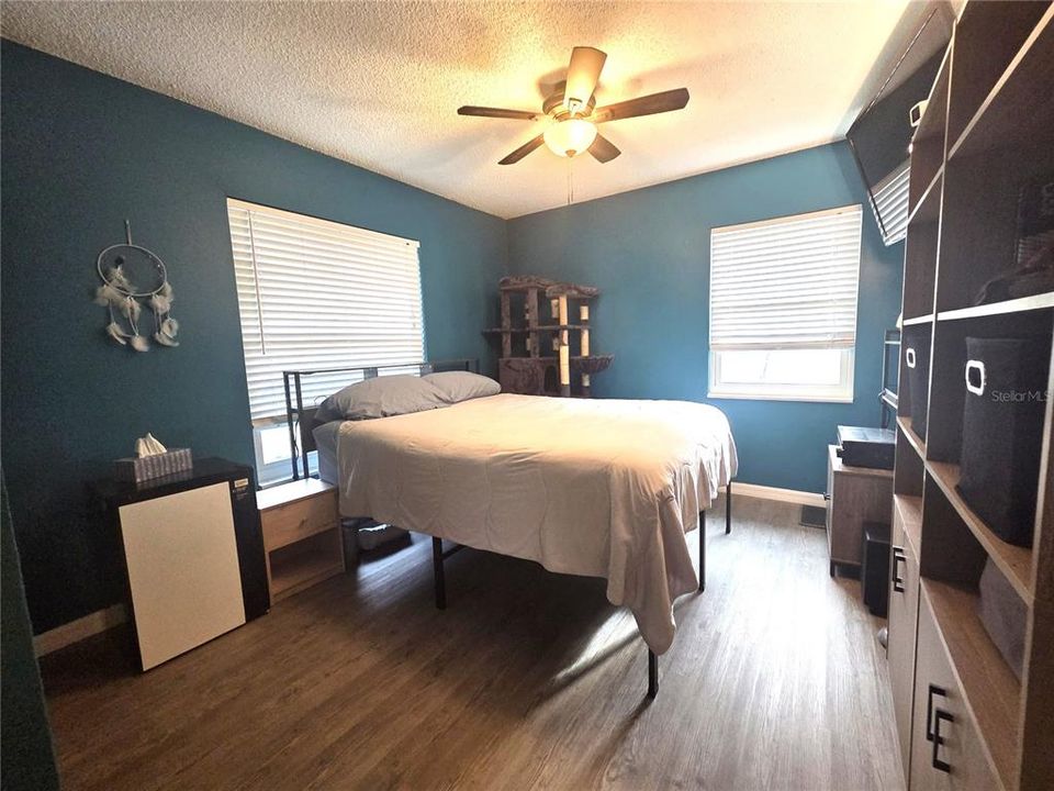 For Sale: $365,000 (3 beds, 2 baths, 1344 Square Feet)