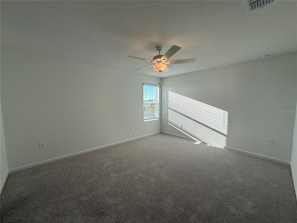 В аренду: $2,100 (4 спален, 2 ванн, 1879 Квадратных фут)