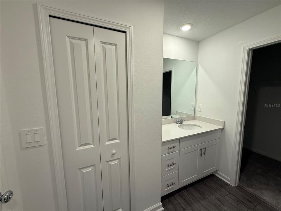 В аренду: $2,100 (4 спален, 2 ванн, 1879 Квадратных фут)