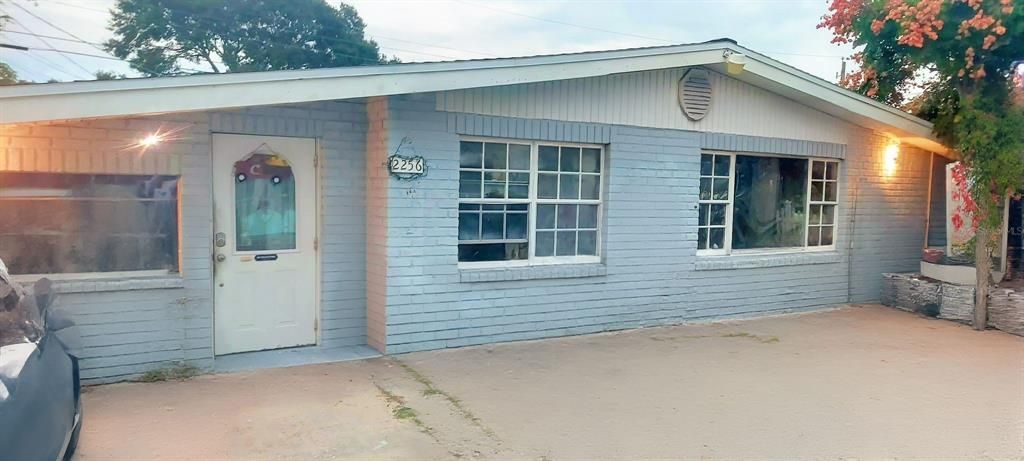 For Sale: $230,000 (2 beds, 1 baths, 1562 Square Feet)