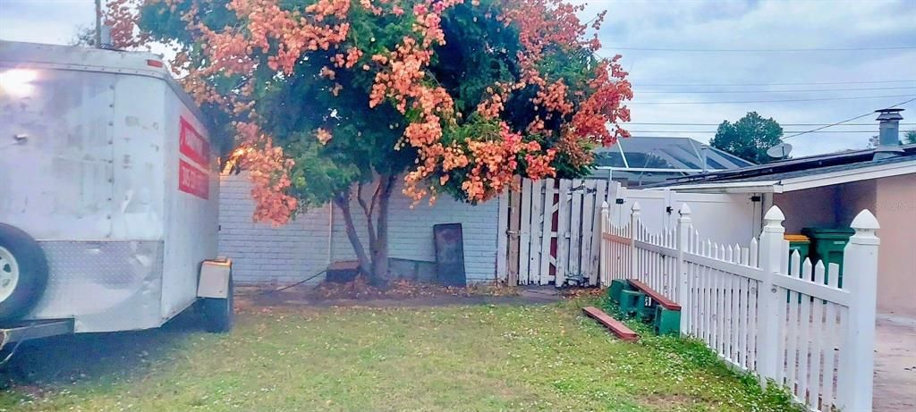 For Sale: $230,000 (2 beds, 1 baths, 1562 Square Feet)