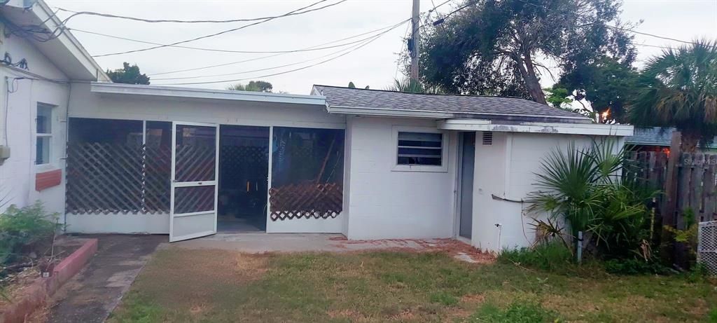 For Sale: $230,000 (2 beds, 1 baths, 1562 Square Feet)