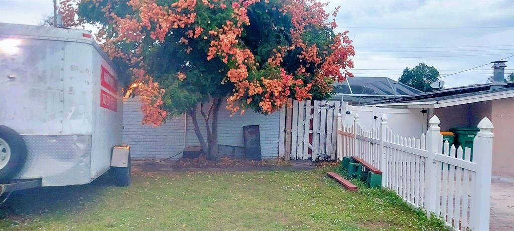 For Sale: $230,000 (2 beds, 1 baths, 1562 Square Feet)