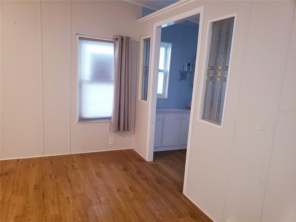 For Sale: $225,000 (2 beds, 2 baths, 1352 Square Feet)