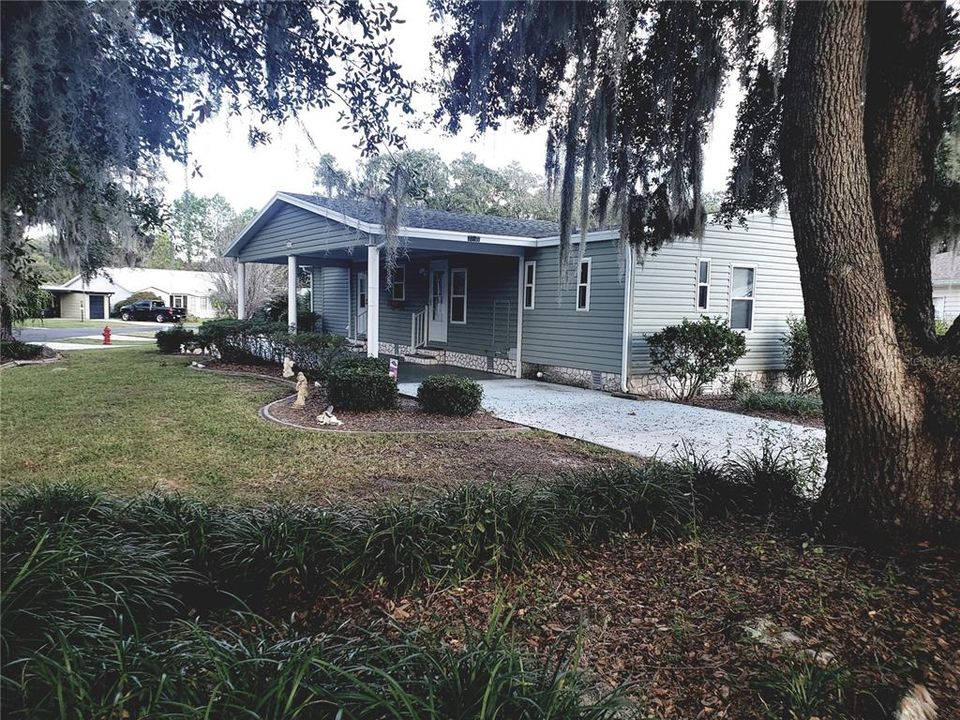 For Sale: $225,000 (2 beds, 2 baths, 1352 Square Feet)