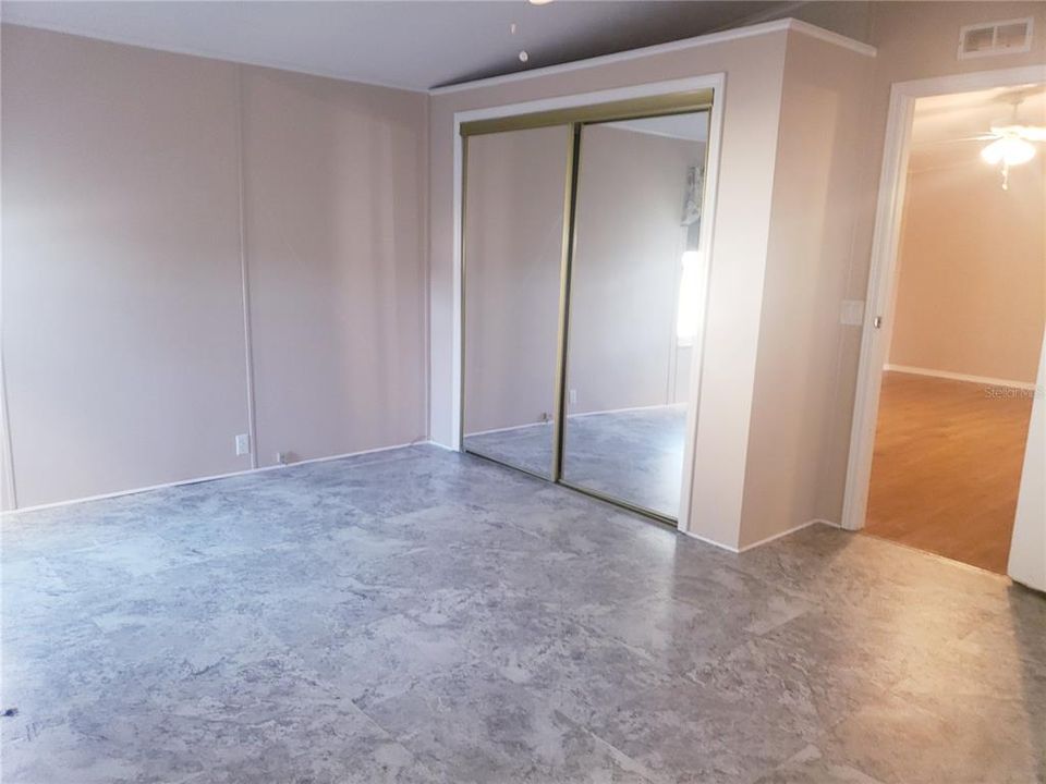 For Sale: $225,000 (2 beds, 2 baths, 1352 Square Feet)