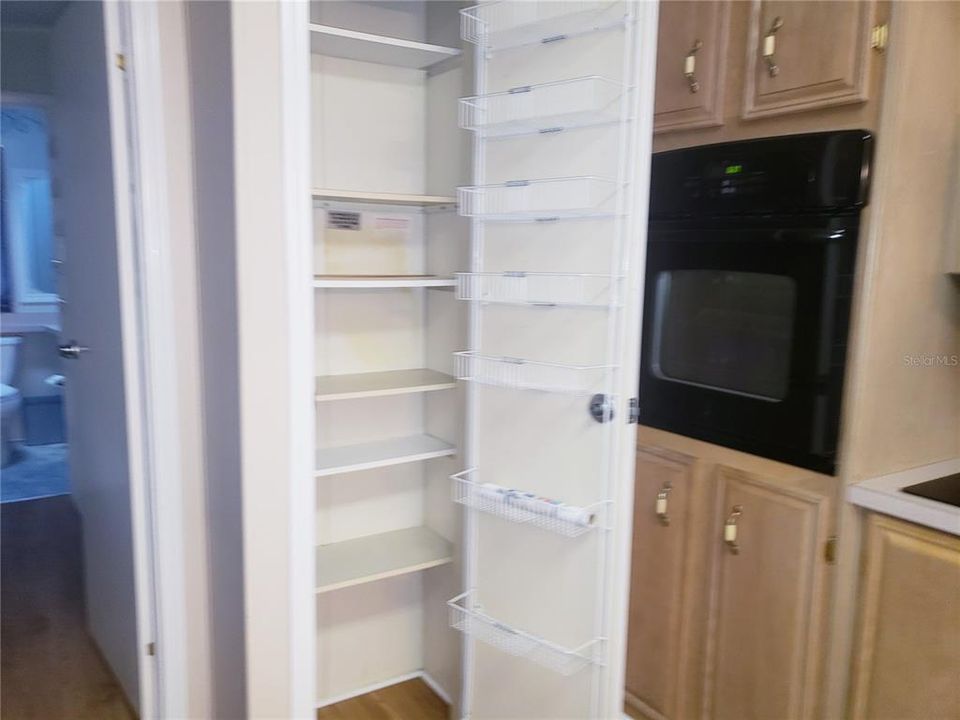 For Sale: $225,000 (2 beds, 2 baths, 1352 Square Feet)