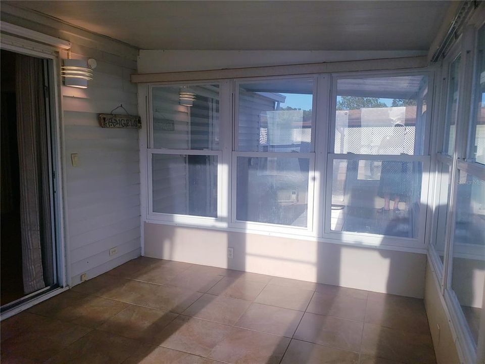 For Sale: $225,000 (2 beds, 2 baths, 1352 Square Feet)