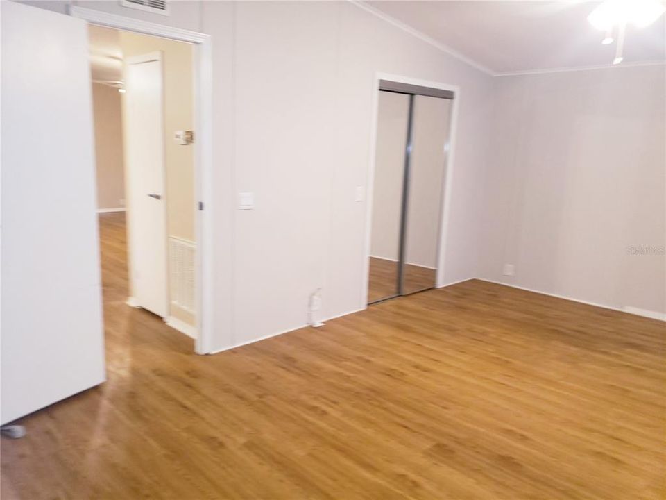 For Sale: $225,000 (2 beds, 2 baths, 1352 Square Feet)